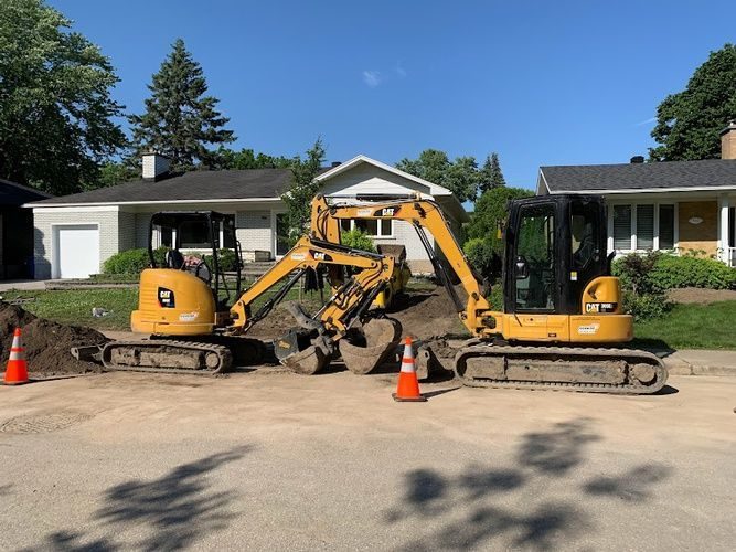 Compact excavator